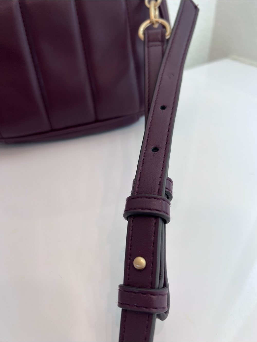Purple Quilted Chevron Crossbody Bag Gold Chain Strap Plum Small Minimalist Chic - Picture 13 of 16